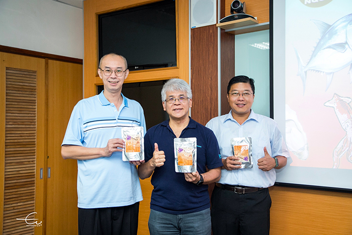 該產品由海洋大學研究所莊培梃助理教授及金門大學賴盈璋教授共同研發,發表會上海洋大學吳彰哲院長到場比讚肯定。
(臺灣海洋大學提供)