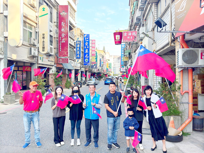 金湖新市里各街道國旗飄揚
