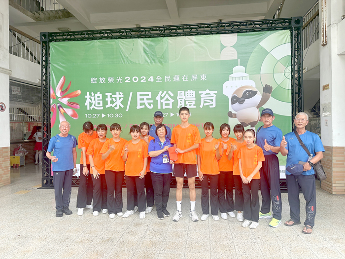 金門縣體育會理事長唐麗輝等人前往慰問本次全民運動會金門參賽選手。（陳冠霖攝）