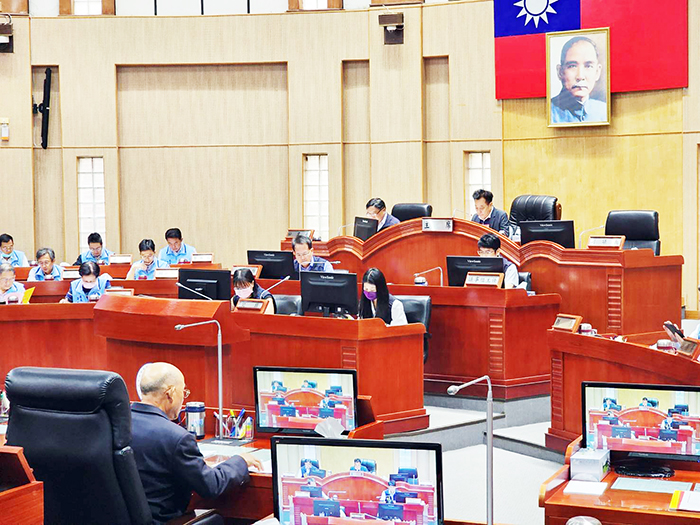 縣議會昨日起召開第八屆第十一次臨時會,由議長洪允典主持。(許峻魁攝)