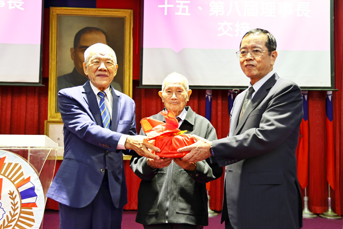 黃奕炳接任八二三戰役戰友總會理事長。(戰友總會提供)