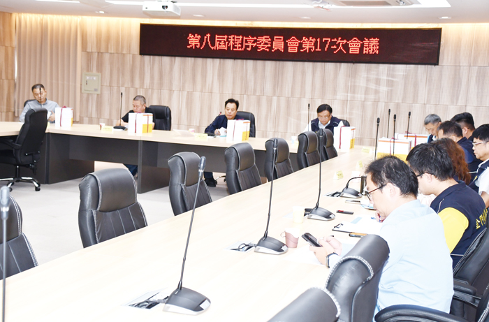 金門縣議長洪允典昨主持議會第八屆程序委員會第十七次會議。(楊水詠攝)
