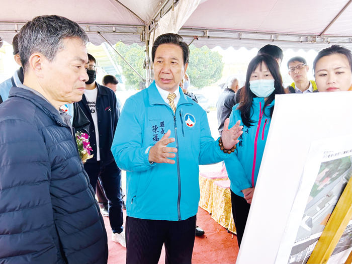 金沙國小地下停車場暨金東全民運動館興建工程,昨舉辦開工祝禱典禮,由縣長陳福海主持,陳福海表示,此案對於金沙發展至關重要且刻不容緩。(陳麗妤攝)