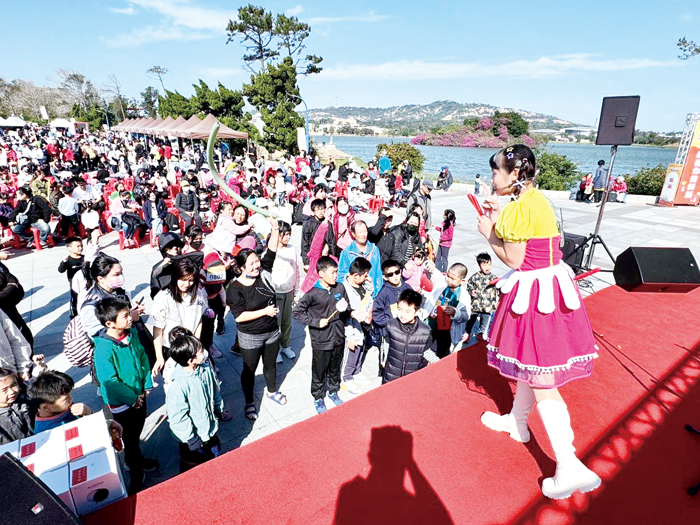 金門縣政府社會處24日上午於金湖鎮中正公園隆重舉辦「第2屆社福盃健走活動」,吸引許多民眾參加。(社會處提供)