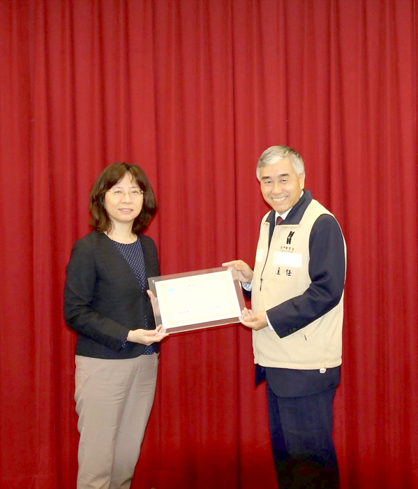 金門航站獲得民航局「空側認證證書」。
（航站提供）