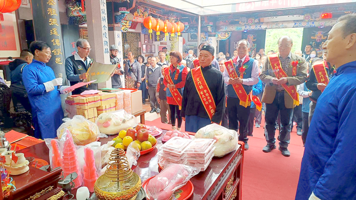 葉氏宗親會歲末祭祖，兩岸三地各宗親組團參加。　　（金門縣葉氏宗親會提供）