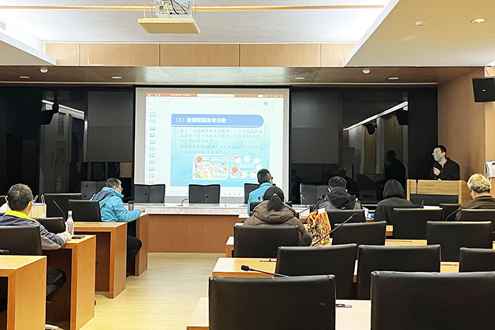 迎接蛇年春節到來,縣府精心規劃2025年迎新春農業展系列活動,縣府代理秘書長王登緯希望以更精進的農業展項目讓鄉親過一個歡樂的新春假期。(莊煥寧攝)