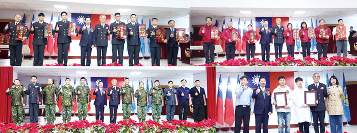 上左、上右、慶祝消防節,表揚多位績優消防員、義消人員;下左、下右、頒發感謝狀感謝金防部各單位及金門醫院。(許峻魁攝)