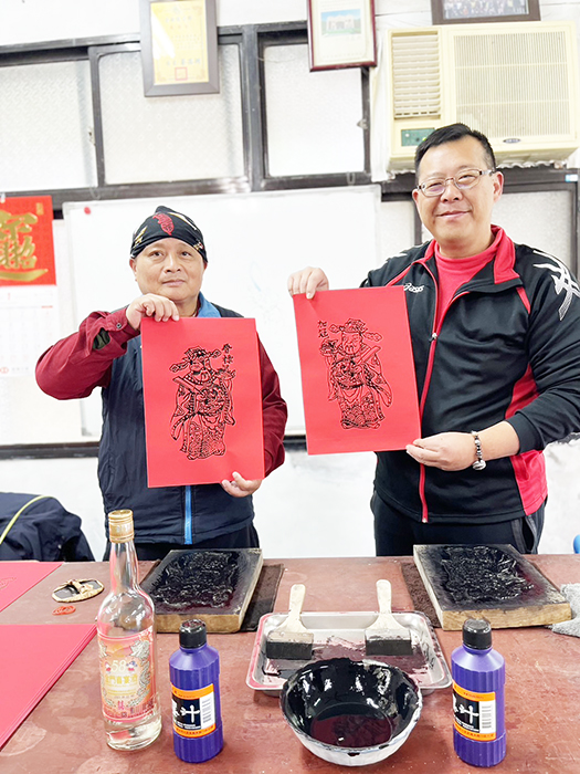 金湖鎮民眾服務站舉辦「門神拓印」活動。（民眾提供）