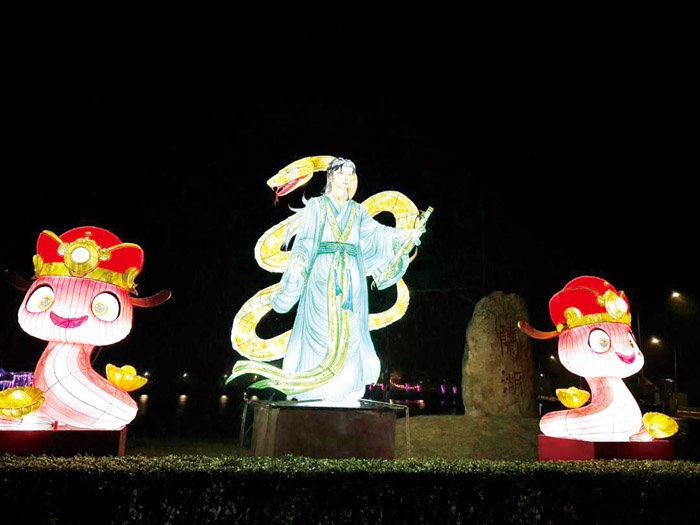 2025金門元宵燈節-祥蛇迎新歲即將在蘭湖、瓊林及小徑展出、絢麗登場。（金門縣文化局提供）