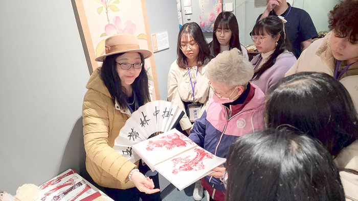 「AI繪紅樓‧紅樓會AI」展覽圓滿落幕,眾多觀展者流連忘返。(金大提供)
