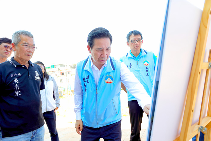 縣長陳福海關心地區停車空間問題,多次親自視察停車場相關工程。(資料照片/薛子軒攝)
