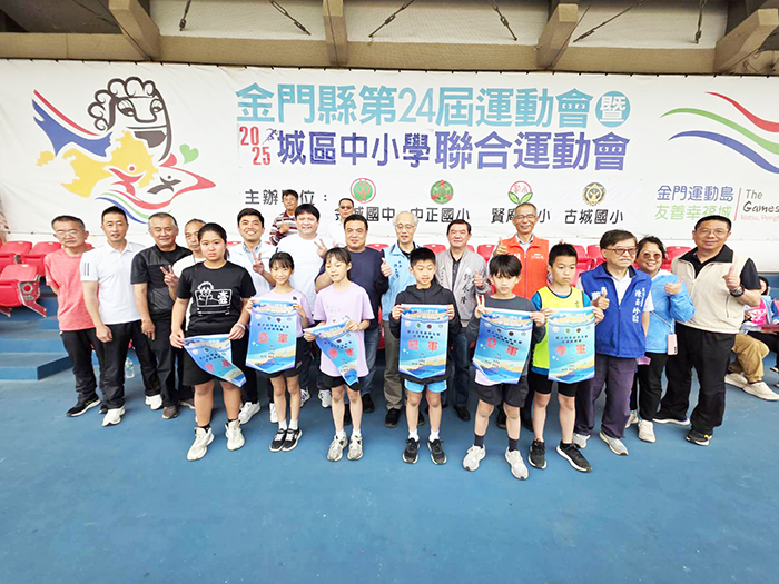 各項錦標獲獎團隊合影。(許峻魁攝)