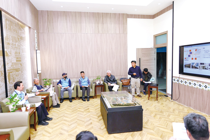 縣長主持會議,關心博藝館規劃進度。(薛子軒攝)