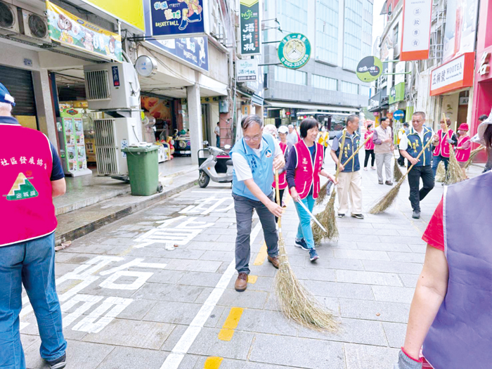 全國性環境清理總動員活動以金城為主場。(許峻魁攝)