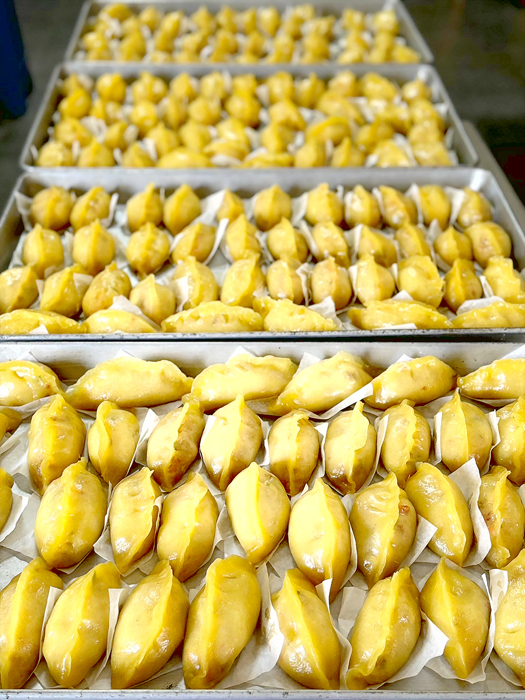 金黃色菜粿。(青岐社區提供)