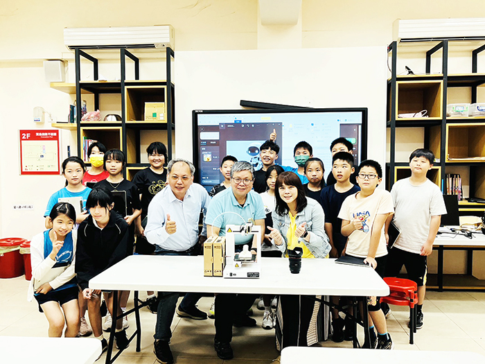文化局攜手述美國小推廣AI與3D列印技術。(文化局提供)