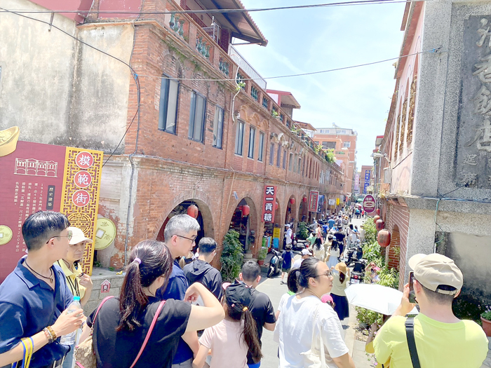 大陸五一長假期間,大量陸客來金旅遊,金門各景點出現人潮。(觀光處提供)