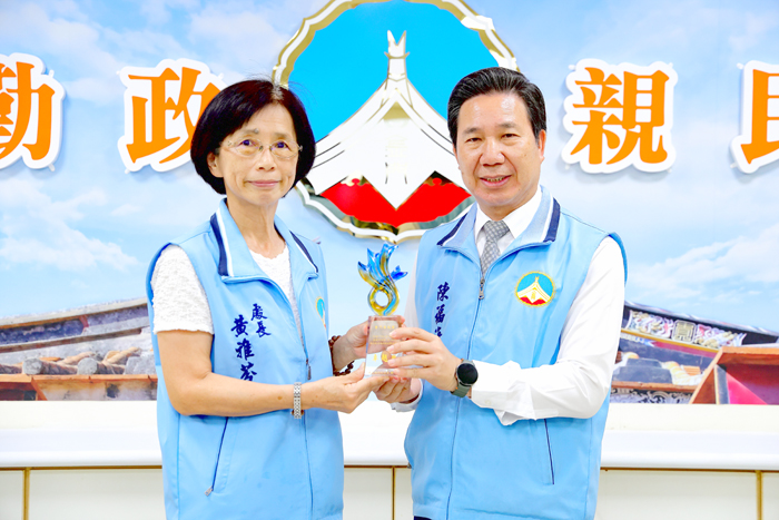 金門縣政府在113年度全國社會福利業務績效考核,榮獲衛生福利部頒發「卓越獎」。(薛子軒攝)
