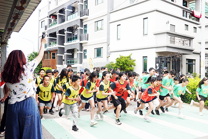 柏村、多年兩校交流的「柏多越野賽」,於柏村國小學區道路舉行。(柏村國小提供)