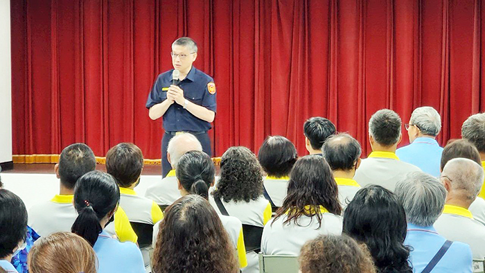 縣警局局長黃壬聰主持記者會。(縣警局提供)