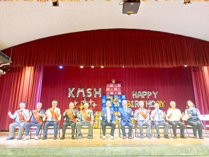 金門高中七十四週年校慶活動,表揚10位傑出校友。(呂肇中攝)