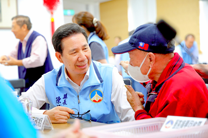 縣長陳福海5月26日主持「縣長與鄉親有約」活動,率隊與民眾面對面交流,傾聽民意、即時回應基層需求。(薛子軒攝)