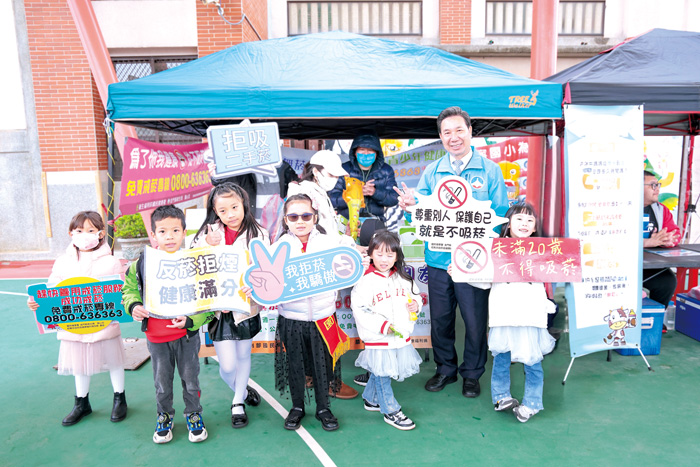 響應5月31日「世界無菸日」,縣長陳福海邀請全民一起遠離菸害。(薛子軒攝)