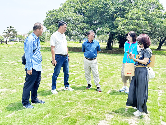 榕園木(槌)球場完成建置,相關單位前往會勘。
(金湖代表會提供)