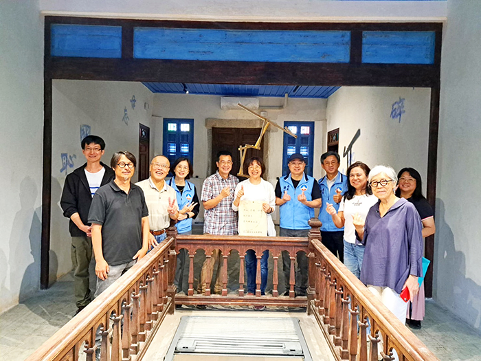 藝術轉動社區金門古崗董允耀洋樓進駐基地首展。(文化局提供)