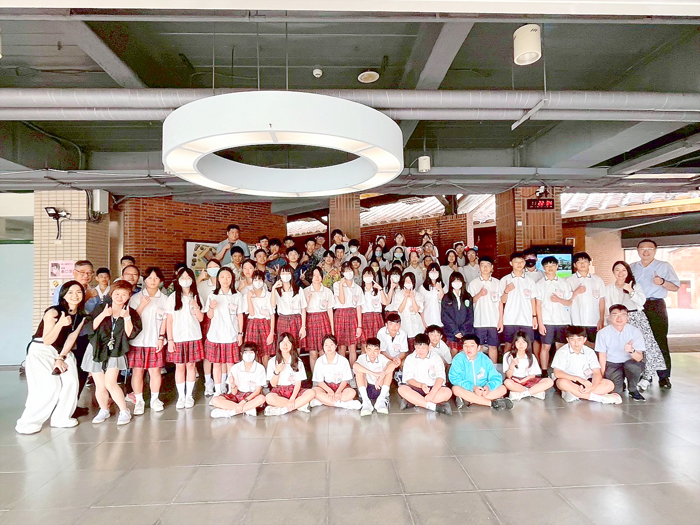 烈嶼國中七年級學生二度走進台北市龍門國中交流。（烈中提供）