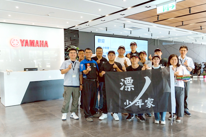 離島少年環島行動,由理事長楊皓傑親自帶領來自離島的青少年踏上為期11天的環島之旅。(社團法人臺灣漂泊少年靠岸協會提供)