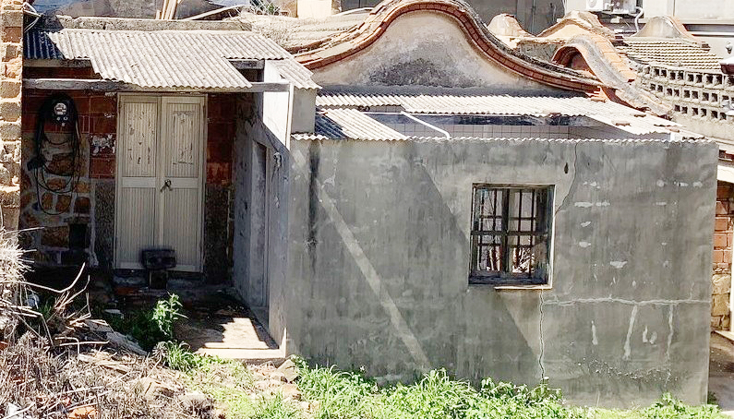 金門日報全球資訊網-石綿屋瓦清理須謹慎環局籲做好防護並把握補助申請