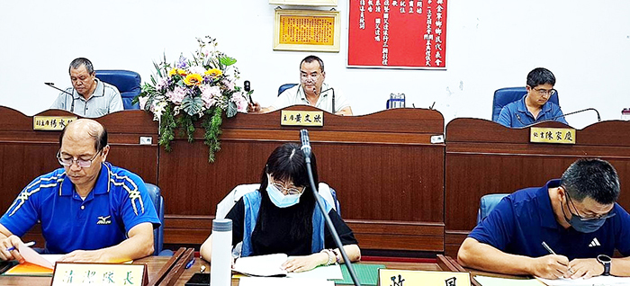 金寧鄉代召開臨時會。(蔡麗玉攝)