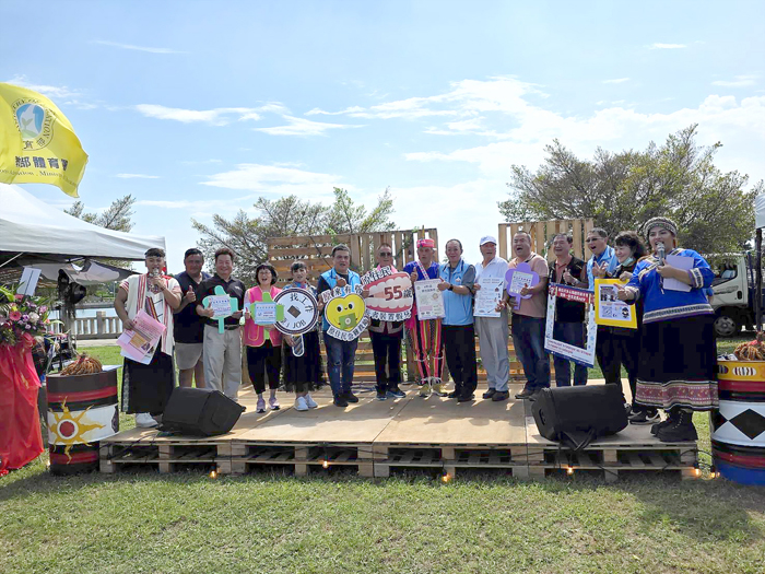 原住民豐年節活動,昨日在莒光湖畔公園登場。(許峻魁攝)