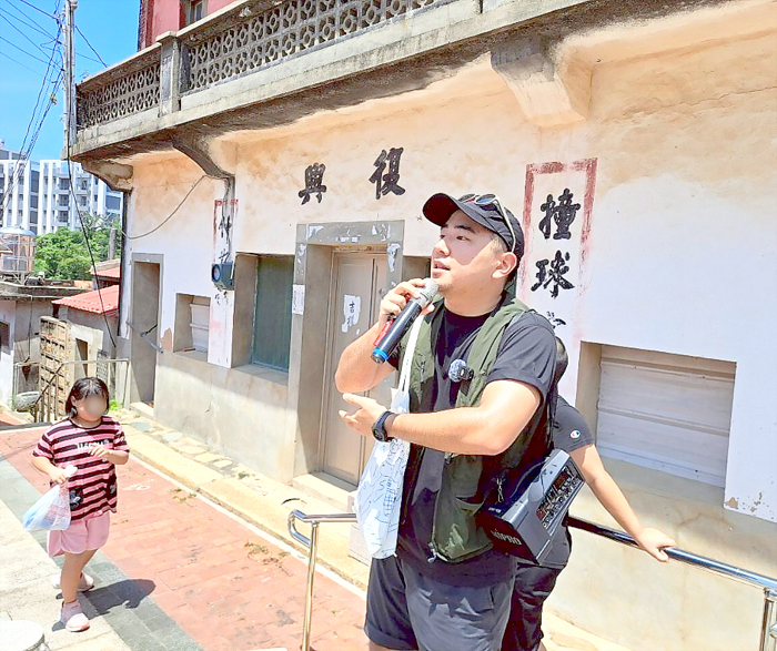 植物園攜手家扶中心辦理「聚落悄悄話」暑期營隊。（林務所提供）