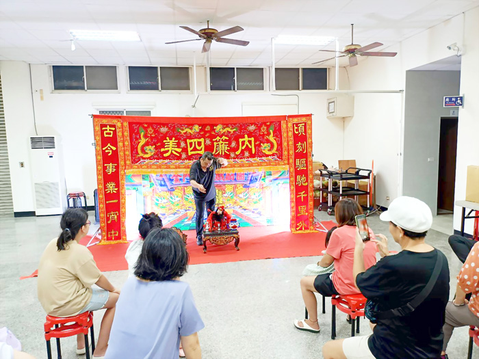 為推廣金門獨具特色的傳統藝術文化，金門傀儡戲劇團近日舉辦「嘉禮風華—金門社區推廣暨演出」活動。（主辦單位提供）
