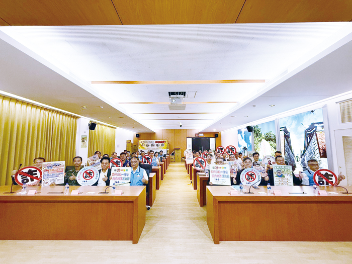 金門地檢署與金門縣政府19日舉辦「金門公私一條心 齊力打詐護鄉親」誓師大會。(陳冠霖攝)