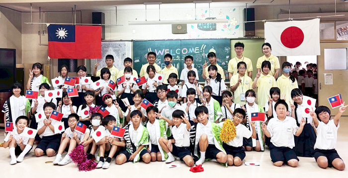 由金湖國中國際教育中心統籌規劃「114年度中小學學生國際交流計畫」，成果相當豐碩，總計近200名師生分別前往澳洲坎培拉、日本廣島、澳洲塔斯馬尼亞及日本宮城四地。（金湖國中提供）