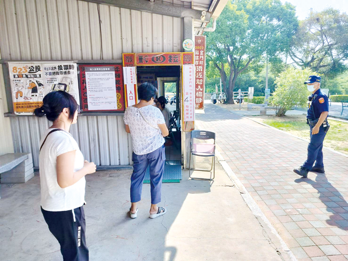 全國性公民投票完成投開票作業。(陳冠霖攝)
