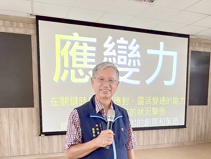 陳龍安教授親自帶領32位幼兒園教師展開創造思考教學培訓,為金門的零歲教育注入嶄新能量。 (縣府提供)