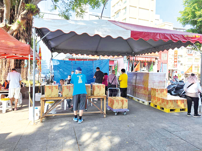 西南門里公所即將整建,西門、南門秋節配售酒地點有變更。(許峻魁攝)