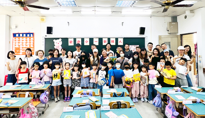 柏村國小迎來114學年度開學日,校園內洋溢著溫馨與熱鬧的氛圍。(柏村國小提供)