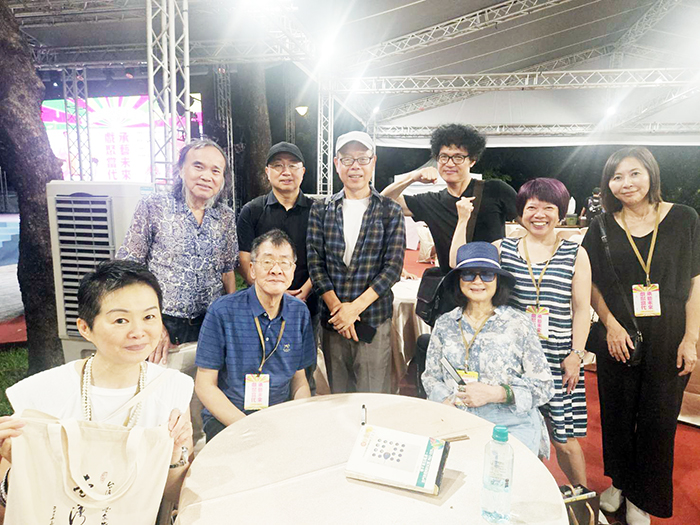 2025文化總會藝文聯誼茶會在台北賓館登場，金門同鄉由文化局長陳榮昌領軍赴會，並與海內外藝文嘉賓交流、對話。
（金門縣文化局提供）