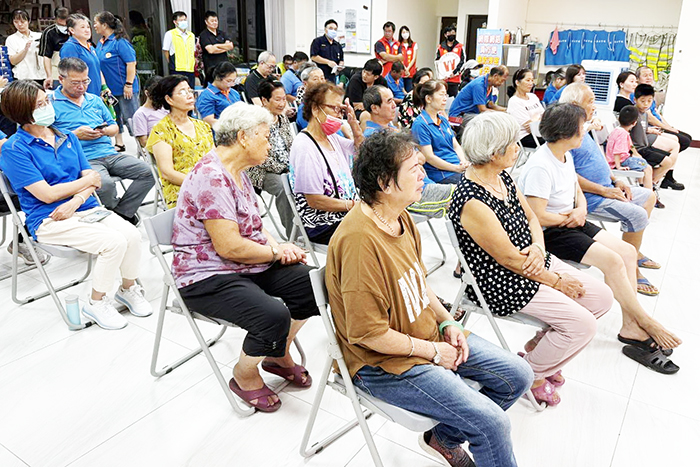 金寧鄉西浦頭社區發展協會舉辦治安會議，縣警局金城分局分局長朱政憲及相關單位代表到場，展現警民合作守護治安的決心。
（金城分局提供）