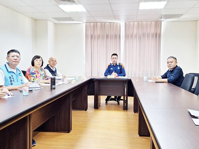 第二審查委員會會議由召集人蔡其雍擔任主席主持會議。（蔡麗玉攝）