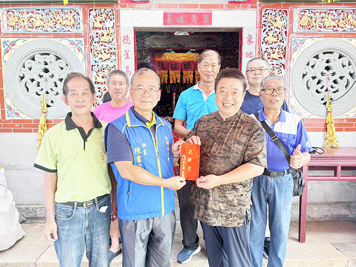 象德宮醮慶，金湖鎮公所致贈爐敬金。
（金湖鎮公所提供）