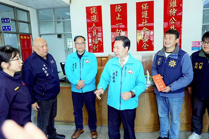 在治安領域，金門縣政府展現持續進步的決心，縣長陳福海期許透過教育與執法並進，守護民眾財產安全。（薛子軒攝）