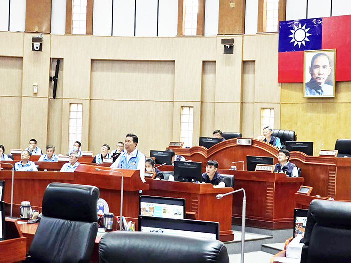金門縣議會昨日召開臨時會最後一天議程。（許峻魁攝）