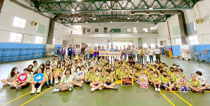 縣府政風處「校園廉政宣導巡演」活動前進金寧中小學校園。（縣府提供）